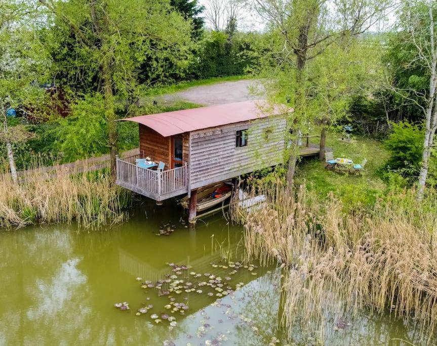 Lakeside Cabin On Stilts- 'Kingfisher' Rous Lench Exterior photo